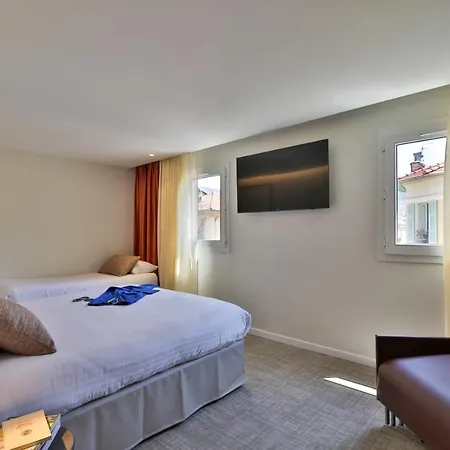 Du Pin Port Hotell